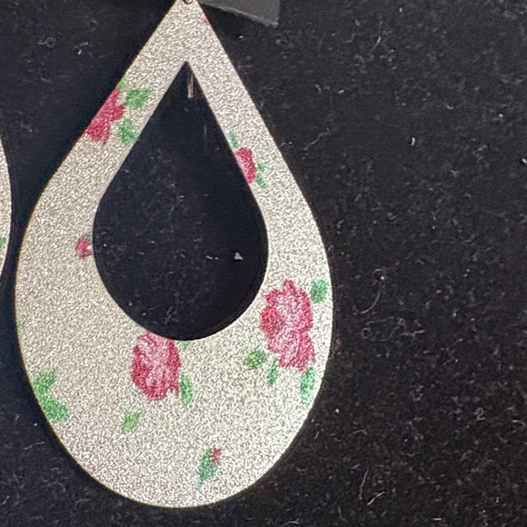 Floral and Butterfly Teardrop Earrings Set - Picture 5 of 5